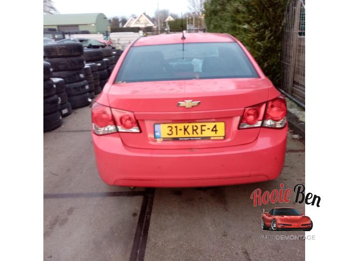Chevrolet Cruze 1.8 16V VVT Épave (2010, Rouge)
