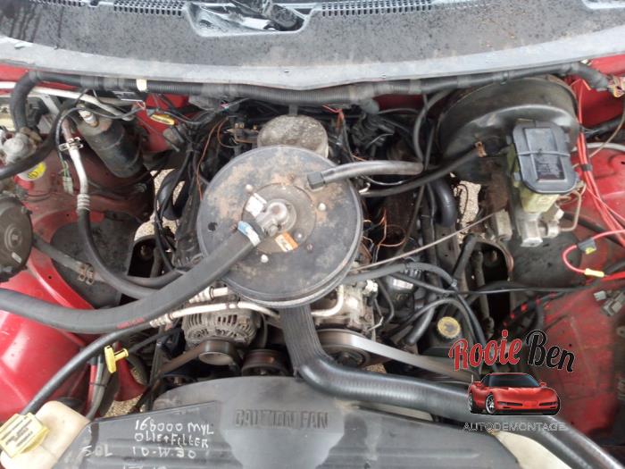 Dodge Ram 3500 5.2 1500 4x2 Kat. Samochód uszkodzony (1997, Czerwony, Bialy)