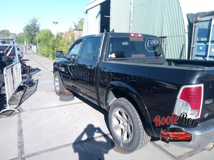 Dodge 1500 Crew Cab 5.7 Hemi V8 4x4 Épave (2016, Noir)