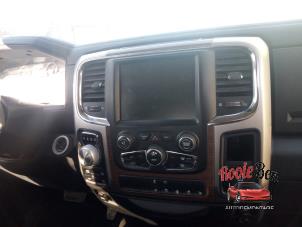 Dodge 1500 Crew Cab 5.7 Hemi V8 4x4 Épave (2016, Noir)