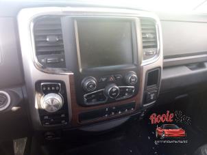 Dodge 1500 Crew Cab 5.7 Hemi V8 4x4 Épave (2016, Noir)