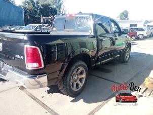 Dodge 1500 Crew Cab 5.7 Hemi V8 4x4 Épave (2016, Noir)