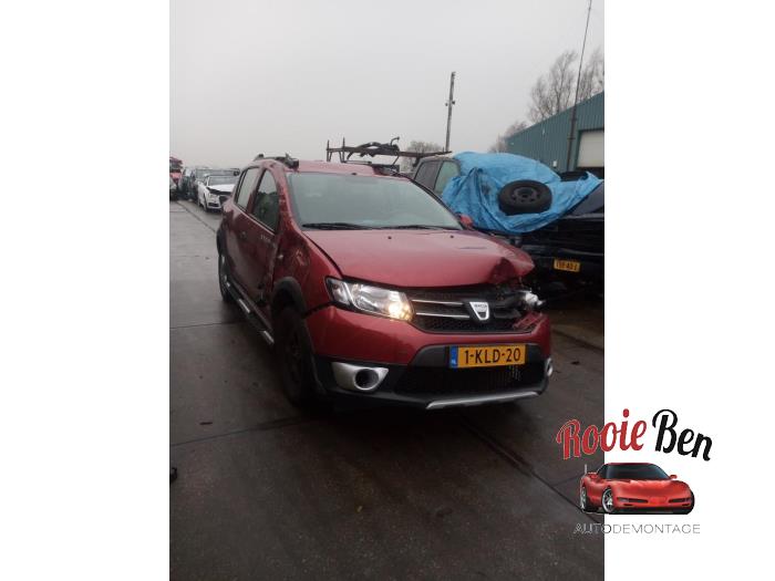 Dacia Sandero II 0.9 TCE 12V Épave (2013, Rouge)