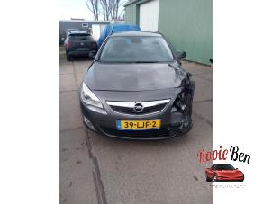 Opel Astra J 1.6 16V Ecotec  (Unfall)