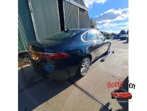 Jaguar XF 2.0 P250 Turbo 16V Épave (2021, Vert)