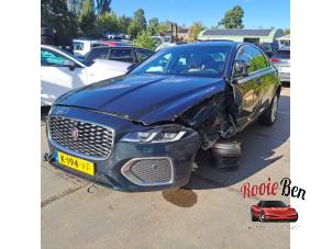 Jaguar XF 2.0 P250 Turbo 16V Épave (2021, Vert)