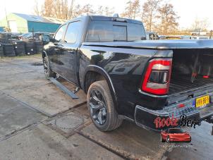 Dodge 1500 Crew Cab 5.7 Hemi V8 4x4 Samochód złomowany (2023, Czarny)