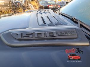 Dodge 1500 Crew Cab 5.7 Hemi V8 4x4 Samochód złomowany (2023, Czarny)