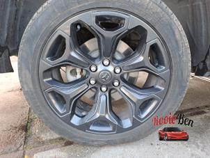 Dodge 1500 Crew Cab 5.7 Hemi V8 4x4 Samochód złomowany (2023, Czarny)