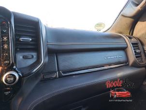 Dodge 1500 Crew Cab 5.7 Hemi V8 4x4 Samochód złomowany (2023, Czarny)