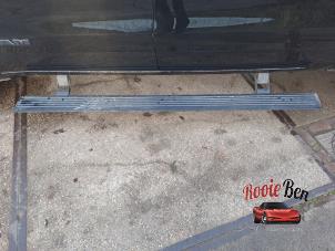Dodge 1500 Crew Cab 5.7 Hemi V8 4x4 Samochód złomowany (2023, Czarny)