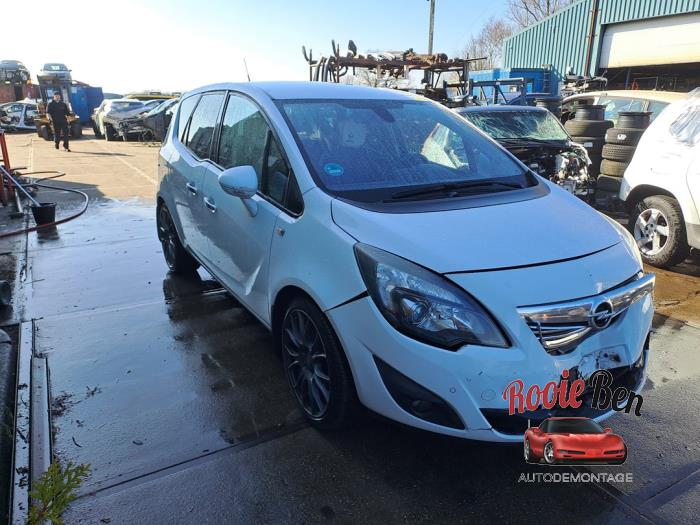 Opel Meriva 1.4 Turbo 16V Ecotec Samochód złomowany (2010, Bialy)