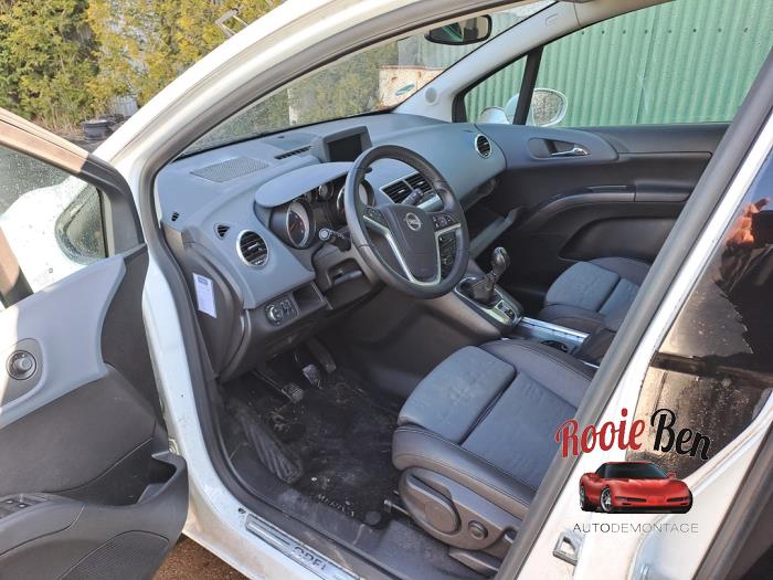 Opel Meriva 1.4 Turbo 16V Ecotec Samochód złomowany (2010, Bialy)