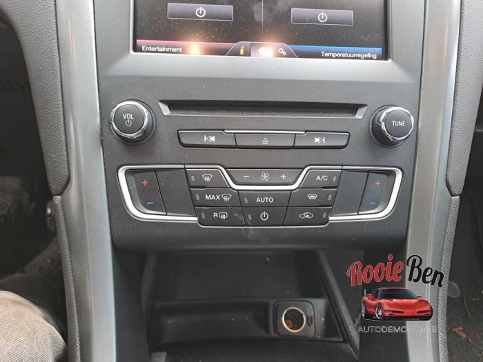 Ford Mondeo V 1.5 EcoBoost 16V Épave (2016, Vert)