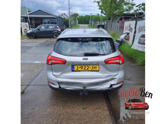 Ford Focus 4 Wagon 1.0 Ti-VCT EcoBoost 12V 125 Épave (2020, Gris)