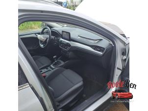 Ford Focus 4 Wagon 1.0 Ti-VCT EcoBoost 12V 125 Épave (2020, Gris)