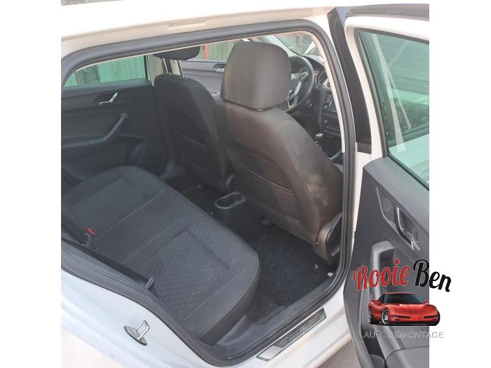 Skoda Rapid 1.2 TSI 16V Samochód złomowany (2015, Bialy)