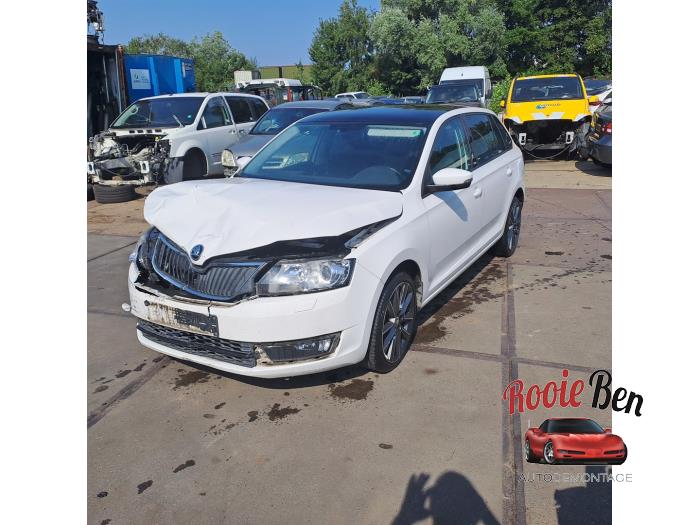 Skoda Rapid 1.2 TSI 16V Samochód złomowany (2015, Bialy)