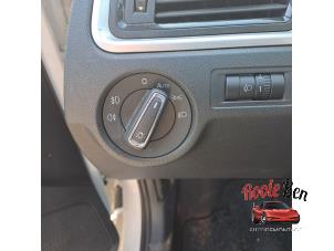 Skoda Rapid 1.2 TSI 16V Samochód złomowany (2015, Bialy)