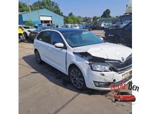 Skoda Rapid 1.2 TSI 16V Samochód złomowany (2015, Bialy)