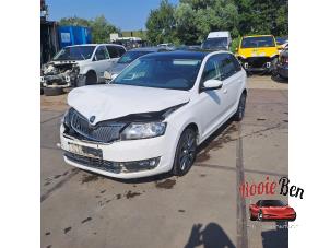 Skoda Rapid 1.2 TSI 16V Samochód złomowany (2015, Bialy)