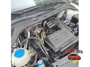 Skoda Rapid 1.2 TSI 16V Samochód złomowany (2015, Bialy)