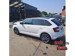 Skoda Rapid 1.2 TSI 16V Samochód złomowany (2015, Bialy)