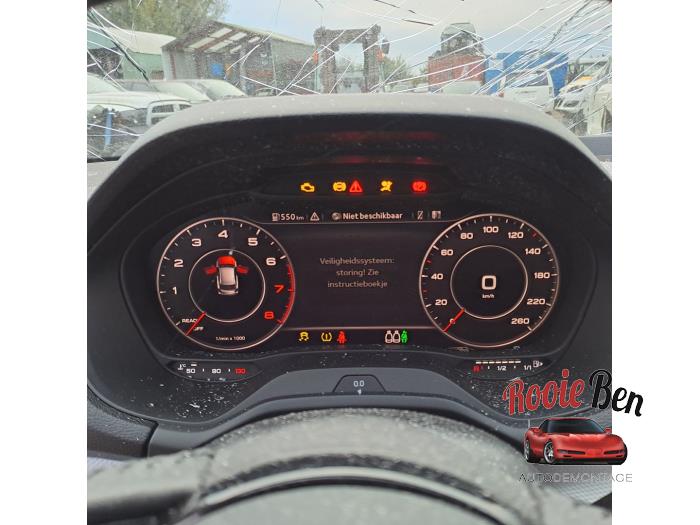 Audi Q2 1.5 35 TFSI 16V Skrotfordon (2019, GRIJS)