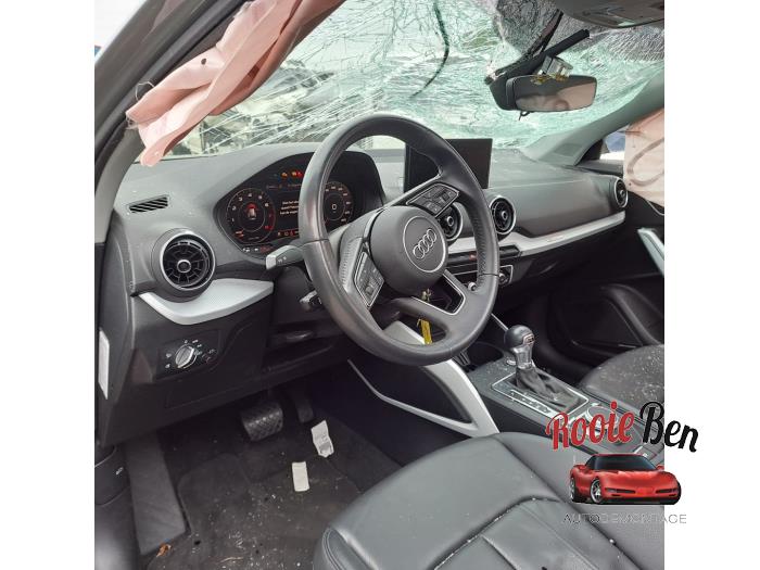 Audi Q2 1.5 35 TFSI 16V Skrotfordon (2019, GRIJS)