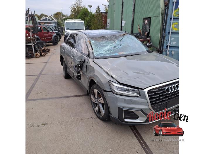 Audi Q2 1.5 35 TFSI 16V Skrotfordon (2019, GRIJS)