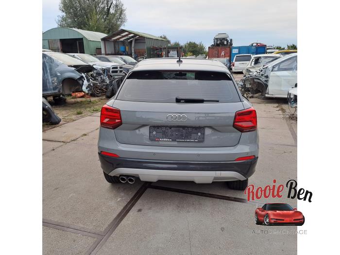 Audi Q2 1.5 35 TFSI 16V Skrotfordon (2019, GRIJS)