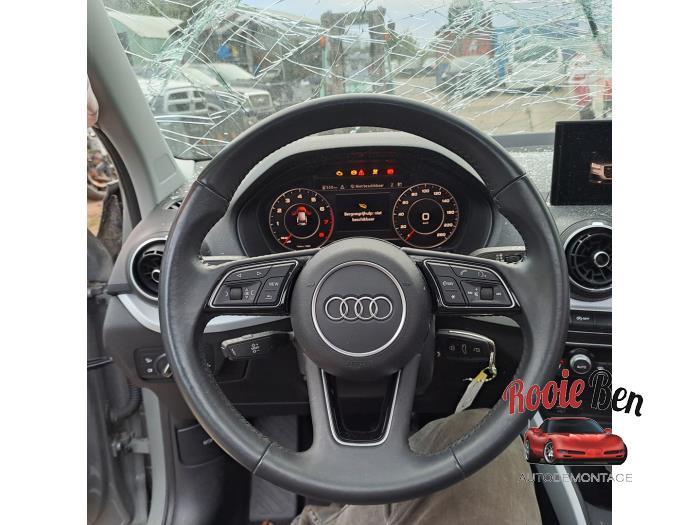 Audi Q2 1.5 35 TFSI 16V Skrotfordon (2019, GRIJS)