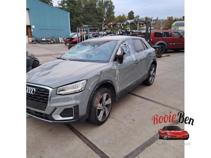 Audi Q2 1.5 35 TFSI 16V Skrotfordon (2019, GRIJS)