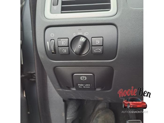 Volvo V70 1.6 T4 16V Vehículo de desguace (2013, Gris)