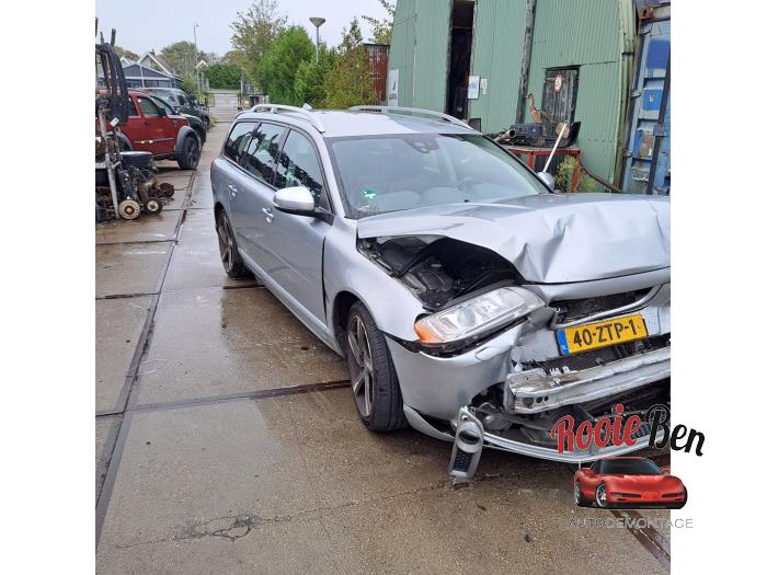 Volvo V70 1.6 T4 16V Vehículo de desguace (2013, Gris)