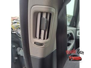 Volvo V70 1.6 T4 16V Vehículo de desguace (2013, Gris)