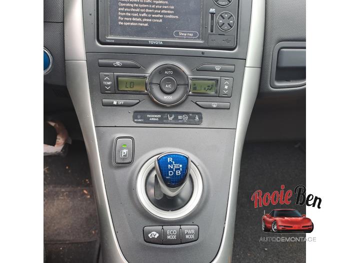 Toyota Auris 1.8 16V HSD Full Hybrid Skadat fordon (2011, GRIJS)