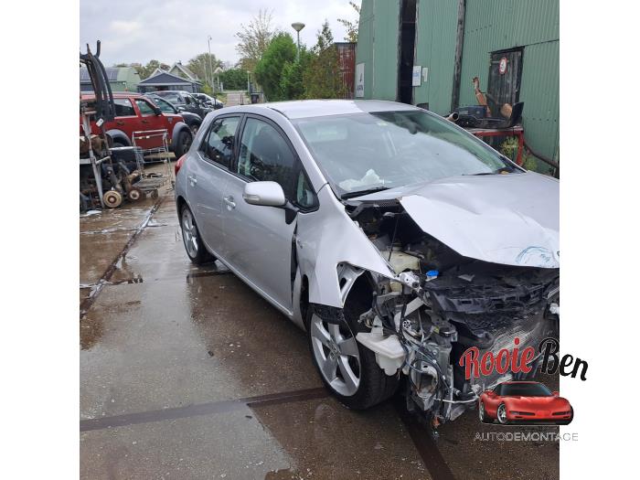 Toyota Auris 1.8 16V HSD Full Hybrid Skadat fordon (2011, GRIJS)
