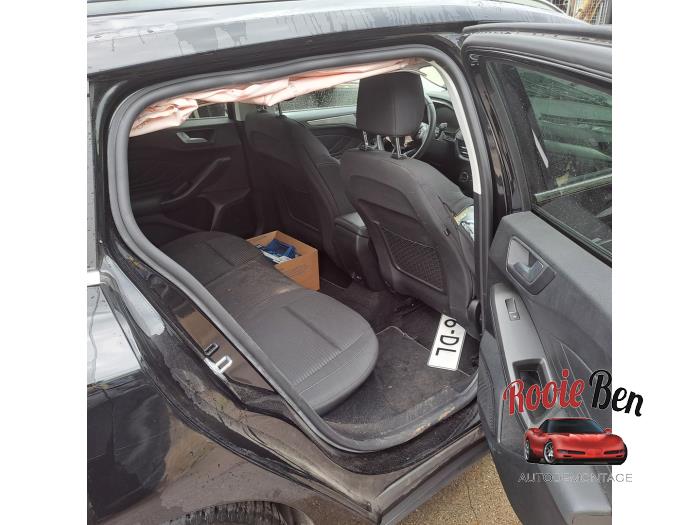 Ford Focus 4 Wagon 1.0 Ti-VCT EcoBoost 12V 125 Samochód złomowany (2020, Czarny)