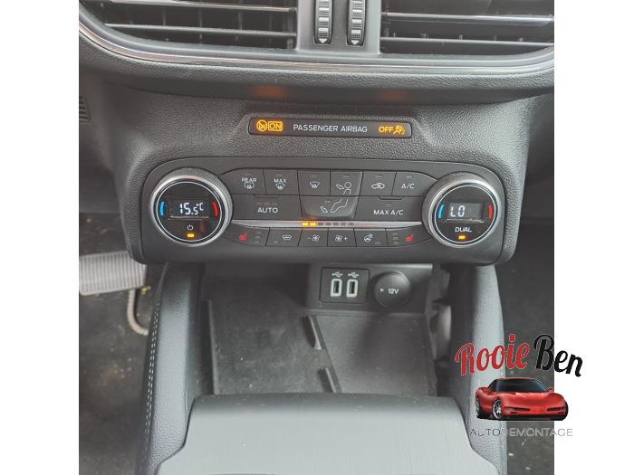 Ford Focus 4 Wagon 1.0 Ti-VCT EcoBoost 12V 125 Samochód złomowany (2020, Czarny)