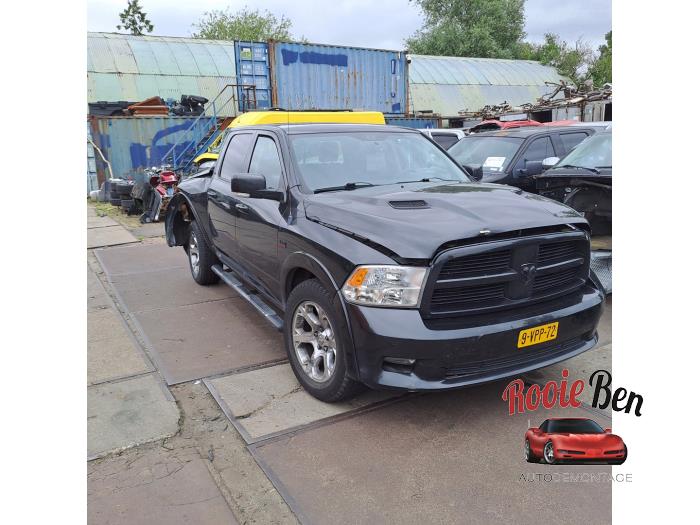 Dodge Ram 1500 5.7 V8 Hemi 1500 4x2 Unfallauto (2011, Schwarz)