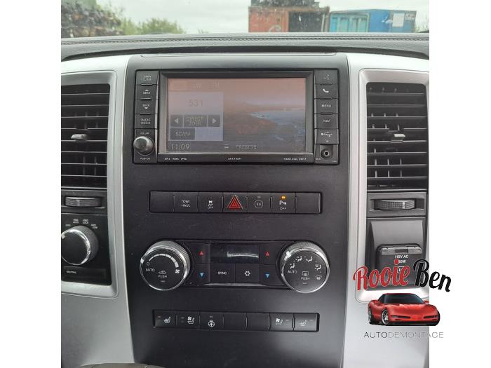 Dodge Ram 1500 5.7 V8 Hemi 1500 4x2 Unfallauto (2011, Schwarz)