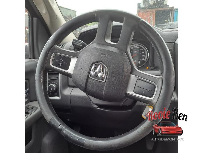 Dodge Ram 1500 5.7 V8 Hemi 1500 4x2 Unfallauto (2011, Schwarz)