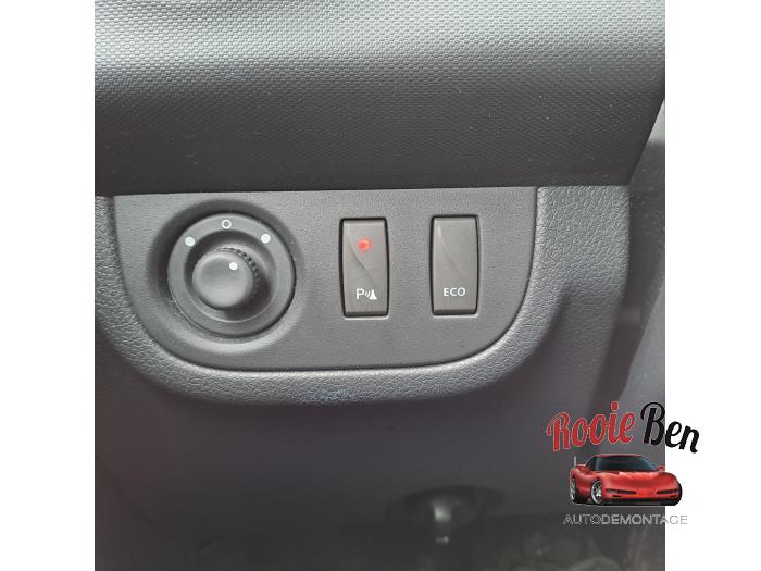Dacia Logan MCV II/III/Sandero Wagon 0.9 TCE 12V Coche dañado (2014, Negro)