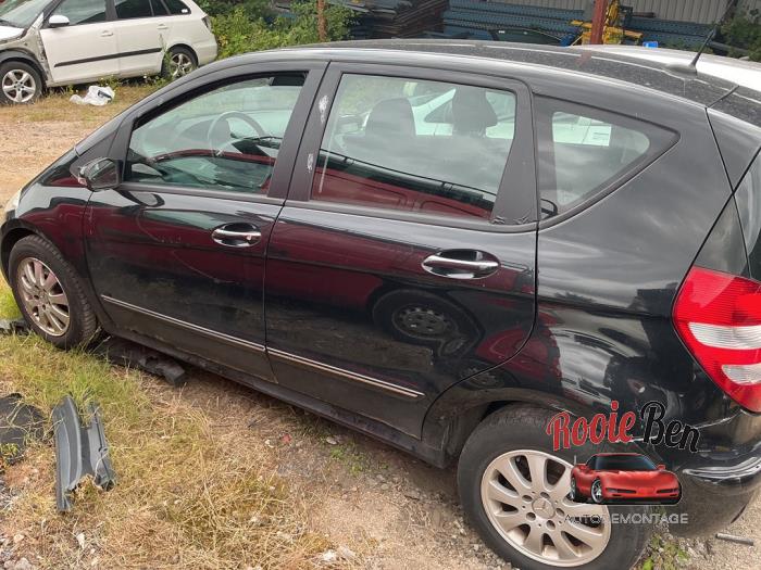 Mercedes A 1.7 A-170 5-Drs. Coche dañado (2006, Negro)