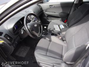 Hyundai i30 Crosswagon 1.6 CVVT 16V Samochód złomowany (2009, Szary)