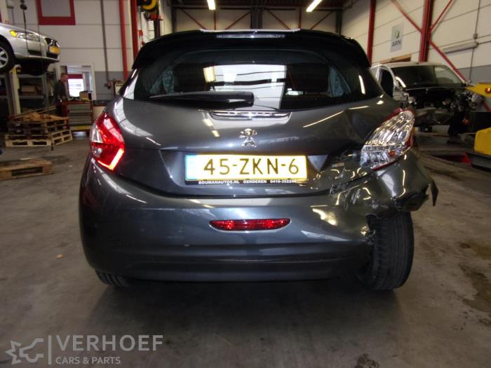 Peugeot 208 I 1.4 HDi Épave (2012, Gris)
