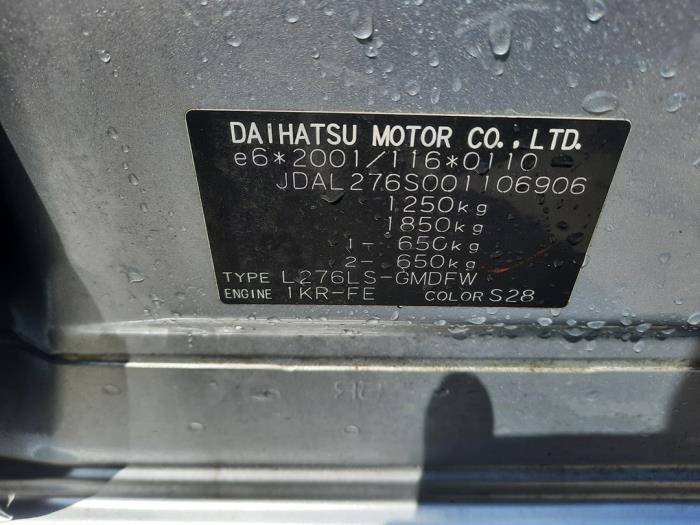 Daihatsu Cuore 1.0 12V DVVT Samochód złomowany (2008, Szary)