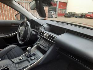 Lexus IS 300h 2.5 16V Vehículo de desguace (2018, Azul)