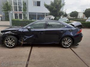 Lexus IS 300h 2.5 16V Vehículo de desguace (2018, Azul)